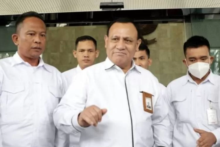 ketua KPK Firli Bahuri resmi ditetapkan sebagai tersangka dugaan pemerasaan terhadap mantan Menteri Pertanian Syahrul Yasin Limpo oleh penyidik Polda Metro Jaya.