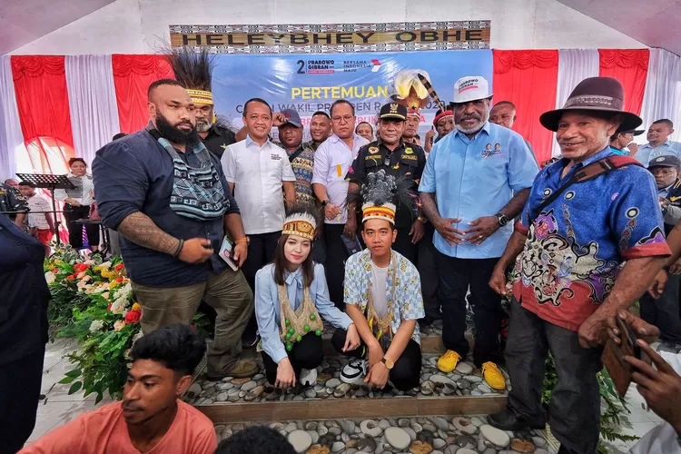 Gibran Rakabuming Raka saat mengunjungi Jayapura dalam rangkaian kampanyenya di Papua, hari ini (26/1/2024)