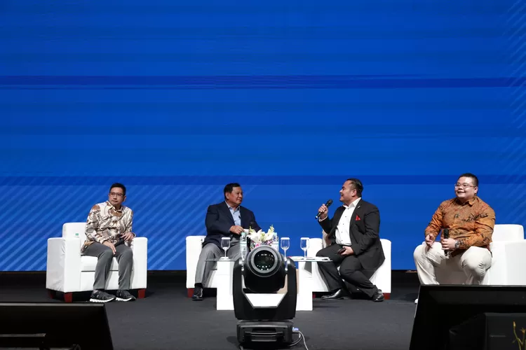 Prabowo Subianto dalam pemaparannya di acara Trimegah Politic and Economic Outlook 2024 di Jakarta, Rabu (31/1/2024).