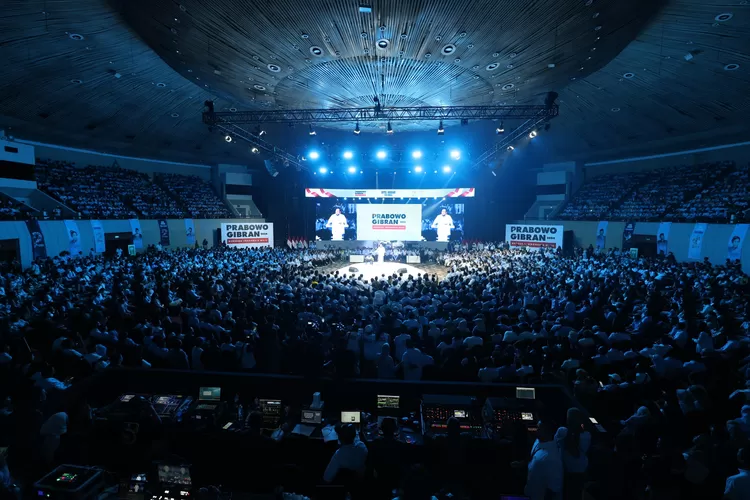 Prabowo saat menghadiri acara apel akbar bersama relawan muda TKN di JCC Senayan, Jakarta, Jumat, (2/2/2024).