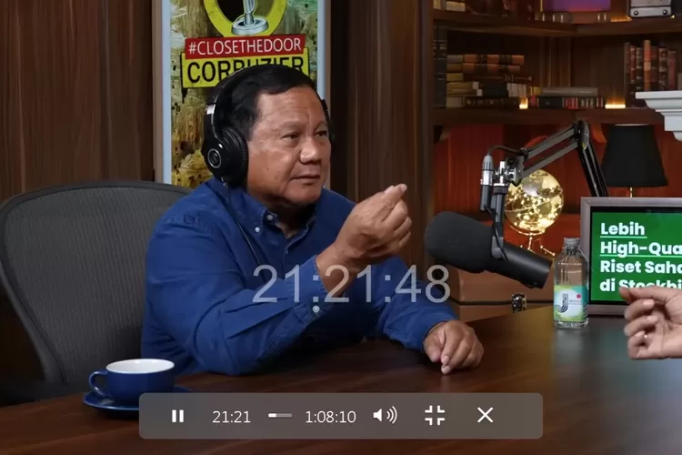 Capres nomor urut dua, Prabowo Subianto memenuhi undangan podcast Deddy Corbuzier yang diunggah di Youtube,  Selasa (13/2/2024).