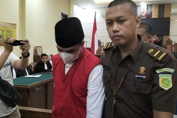 AKP Andri Gustami, mantan Kasat Narkoba Polres Lampung Selatan mendapat vonis hukuman mati dari hakim PN Tanjungkarang.