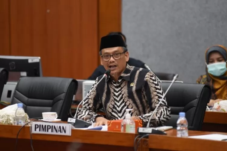 pandangan Komisi X DPR RI tentang program makan siang gratis di sekolah, reaksi terhadap pembiayaan dari dana Bantuan Operasional Sekolah (BOS) (DPR RI / HukamaNews.com)