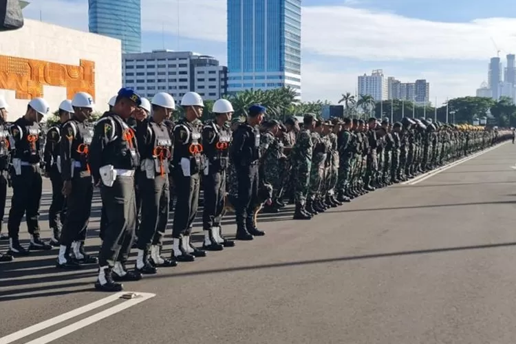 Pengamanan ketat dan koordinasi antarinstansi untuk menjaga aksi unjuk rasa di MPR DPR RI (PMJ News / HukamaNews.com)