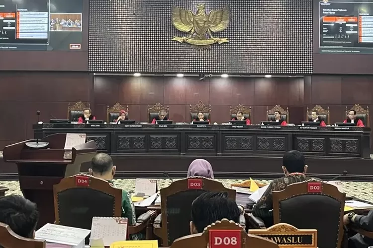 Sidang PHPU PIlpres 2024 di gedung MK. Hakim MK saat ini tengah menggelar Rapat Permusyawaratan Hakim (RPH).