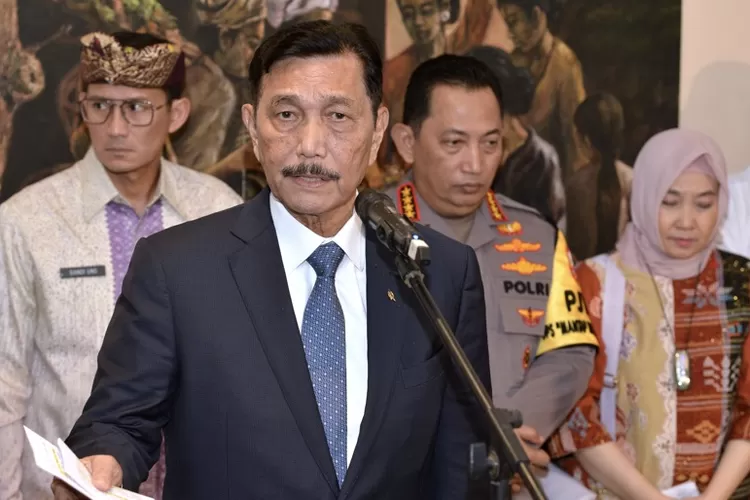 Menko Marves, Luhut Binsar Panjaitan, meminta percepatan tata kelola air Indonesia. Kolaborasi diperlukan untuk keberlanjutan sumber daya air. (Tribata News / HukamaNews.com)