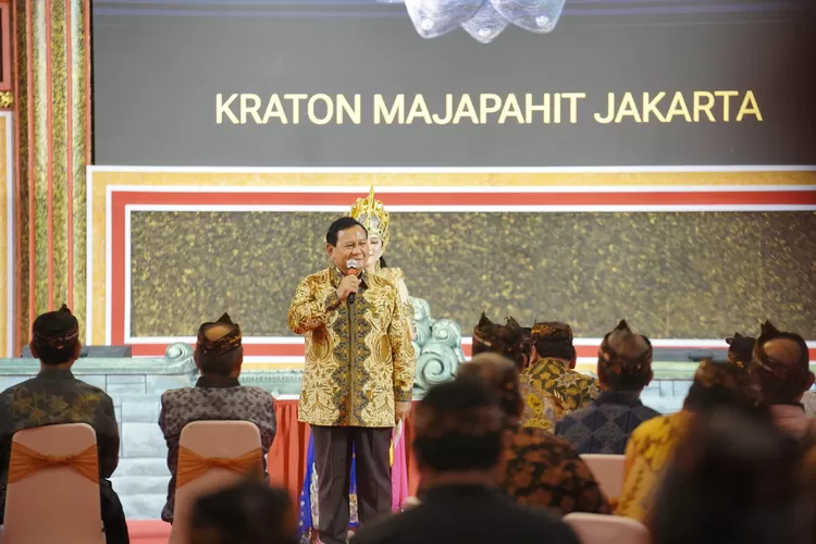 Menhan Prabowo Subianto saat menghadiri acara peresmian replika Istana Majapahit tepat di haru ulang tahun ke 79 Hendropriyono, Selasa (7/5/2024). 