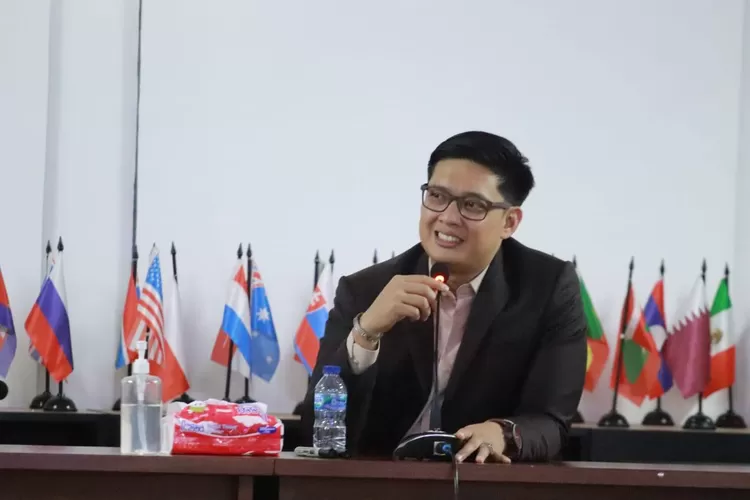 Sekretaris IKA FH UNPAS kritik film "Vina Sebelum 7 Hari" atas penggambaran salah anak polisi, desak perubahan dan penarikan klaim. (UNPAS / HukamaNews.com)