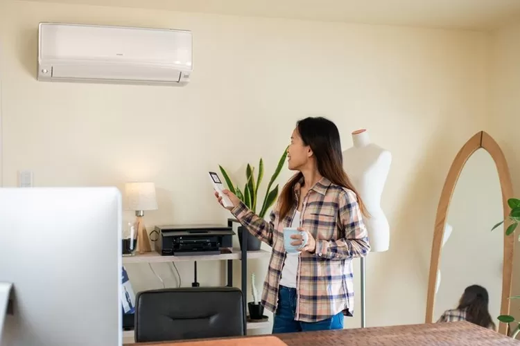 10 Merk AC Terbaik 2024: Adem dan Hemat, Berkat Low Watt (Tokopedia / HukamaNews.com)