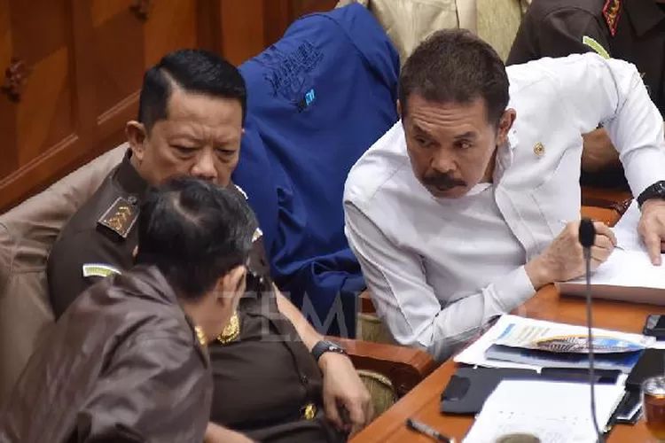 Kasus korupsi PT Timah Tbk merugikan negara Rp 300 triliun. PJ Gubernur Bangka Belitung mempertanyakan aspek penghitungan kerugian. (PMJ News / HukamaNews.com)