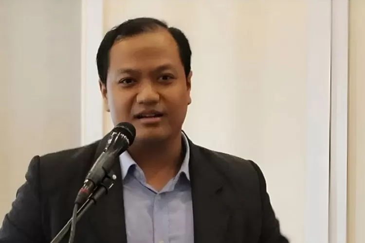 Pengamat Politik: KIM Berpotensi Untung Jika Ridwan Kamil Maju Pilkada Jakarta (Indostrategic / HukamaNews.com)