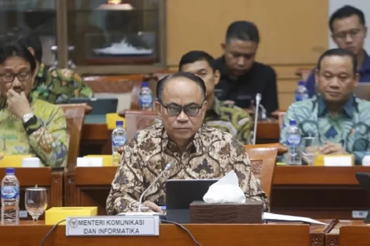 Menkominfo pastikan tidak ada kebocoran data dari serangan PDNS 2. Pemulihan penuh diharapkan selesai Agustus 2024. Baca selengkapnya di sini.