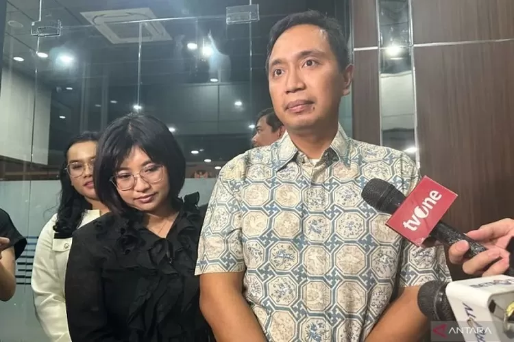 DKPP RI memutuskan pemberhentian tetap untuk Ketua KPU Hasyim Asy'ari atas kasus asusila. Apresiasi dari korban terucap untuk keputusan adil DKPP. (Tangkapan layar / HukamaNews.com)