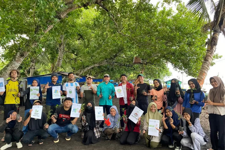 ILustrasi. Para pemuda lintas iman di Ternate bersatu padu untuk melestarikan lingkungan dalam acara yang digagas oleh Eco Bhinneka Muhammadiyah Ternate.