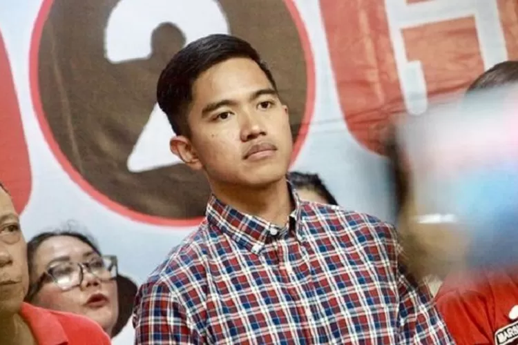 Kaesang Pangarep masih ketinggalan jauh dalam survei calon gubernur Jakarta. Simak hasil survei terbaru dan apa yang menjadi kendalanya! (Tangkapan layar Youtube - HukamaNews.com)