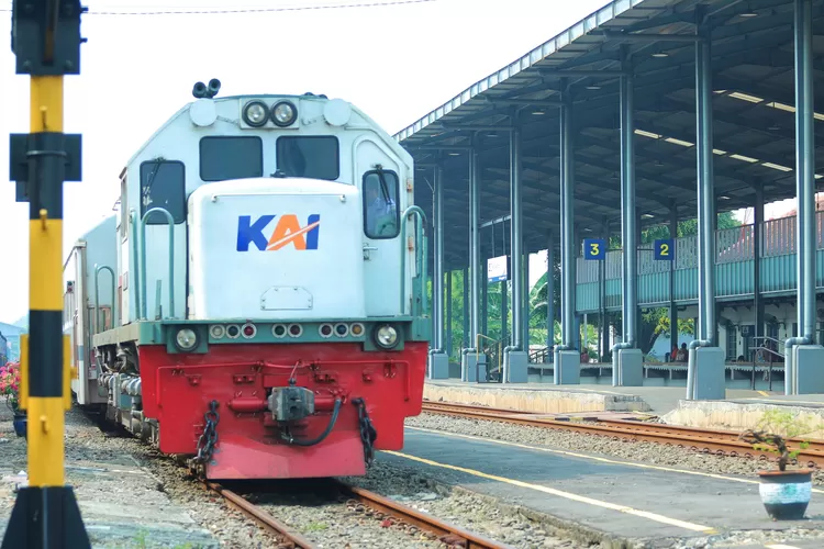 Stasiun Cikarang Jakarta layani fasilitas akses jalur kota maupun jarak jauh,Minggu (10/8)  (Elizabeth Widowati )