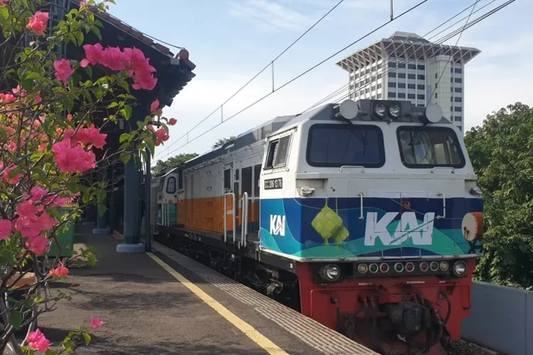 Ada Aksi Bela Palestina di Monas, Kereta dari Stasiun Gambir Berhenti di Jatinegara. Cek jadwal dan rute biar gak ketinggalan! (PMJ News / HukamaNews.com)