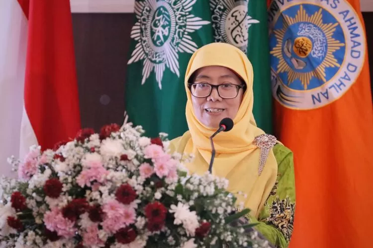 Salmah khawatir PP No. 28/2024 bisa menyebabkan penyalahgunaan dan perilaku seks bebas di kalangan pelajar. (Muhammadiyah / HukamaNews.com)
