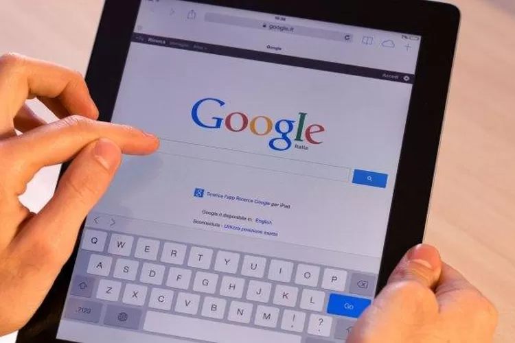 Iustrasi mesin menelusuran Google. Bijaksana memilih kata kunci di mesin penelusuran agar perangkatmu tidak kena hack