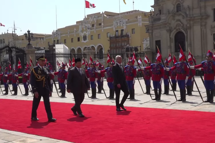 Prabowo disambut hangat Presiden Peru Dina Boluarte. Bahas kerja sama ekonomi, keamanan, dan perdamaian kawasan Pasifik. (Dok. Promedia / HukamaNews.com)