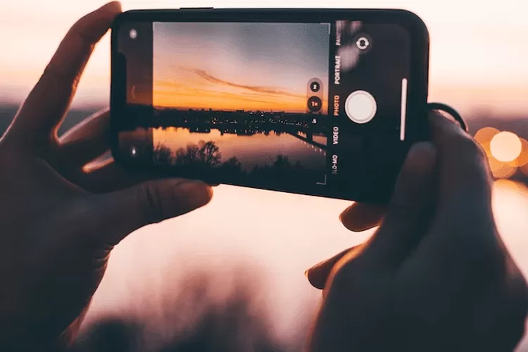 Maximalkan kamera HP Android Anda dengan 7 trik jitu agar hasil foto terlihat lebih profesional, tanpa perlu DSLR! (Blibli/ HukamaNews.com)