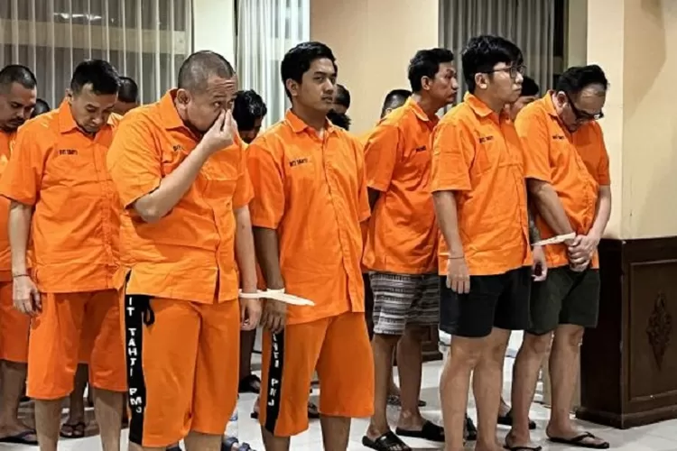 Empat tersangka judi online masih buron, termasuk bandar besar. Polda Metro Jaya intensif mengejar mereka untuk tuntaskan kasus ini. (Polda Metro Jaya / HukamaNews.com)