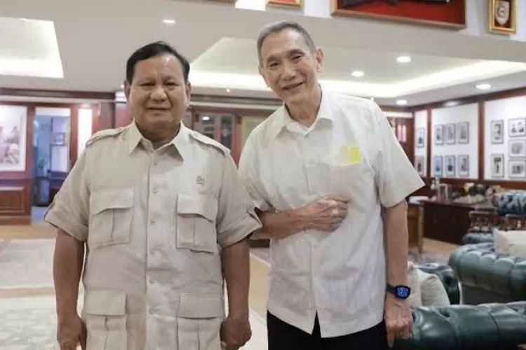 Jusuf Hamka makin dekat dengan Presiden Prabowo. Hubungan bisnis dan politik ini menarik perhatian publik, simak ulasannya! (Net / HukamaNews.com)