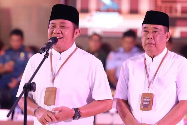 Gubernur Sumatera Selatan (Sumsel) Terpilih 2025-2030, Herman Deru (kiri) bersama wakilnya, Cik Ujang. Herman Deru akan menjadi keynote speaker di Mediapreneur Talks Palembang 2024. (Instagram @hermanderu67 / HukamaNews.com)