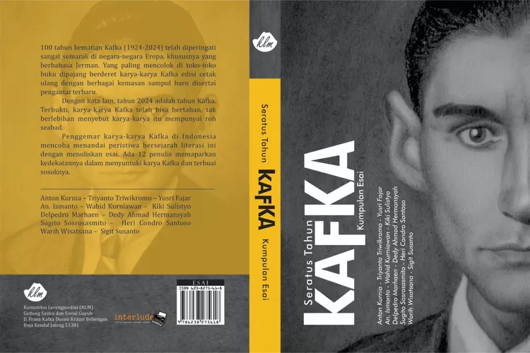 Tampilan Buku Seratus Tahun Kafka: Kumpulan Esai November, yang ditulis beberapa sastrawan Indonesia, Minggu (22/12) (Elizabeth Widowati )