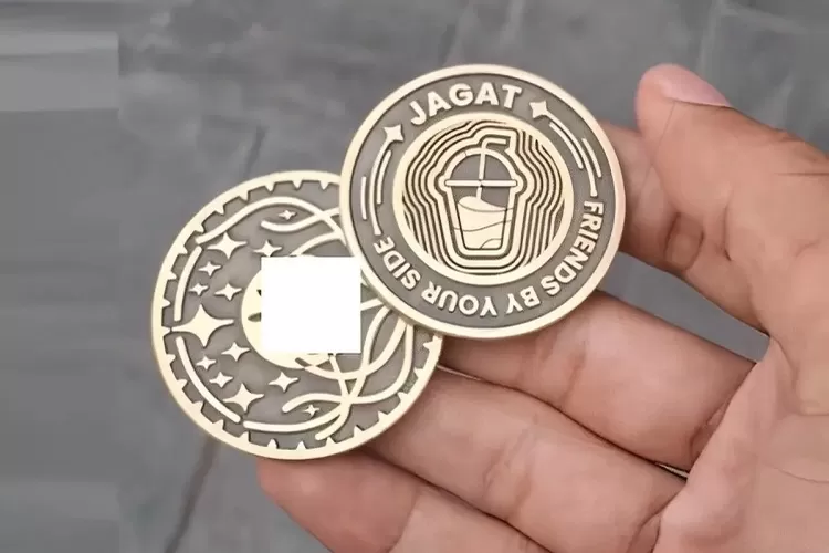 Pengembang Koin Jagat diminta revisi permainan yang merusak fasilitas umum. Pemerintah dukung inovasi dengan perbaikan. (Net / HukamaNews.com)