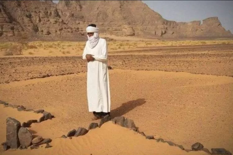 Ilustrasi: Sholay di padang tandus. ibadah salat sebagai buah dari perjalanan Isra Mi&rsquo;raj Nabi Muhammad saw., mengandung pesan ekologis yang relevan dengan kehidupan kita yang dikepung beragam krisis ekologis dan atau krisis iklim. 