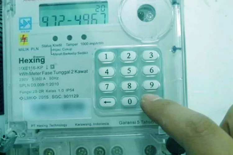 langkah praktis beli token listrik via PLN Mobile hingga Februari 2025. (Net / HukamaNews.com)