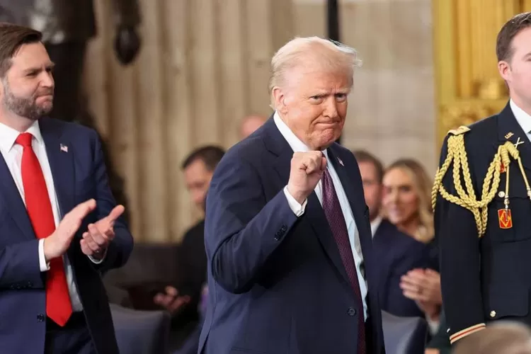 Presiden Amerika Serikat Donald Trump menyatakan penarikan diri dari Perjanjian Paris dan  berjanji memperluas eksploitasi cadangan minyak dan gas terbesar di dunia milik AS.