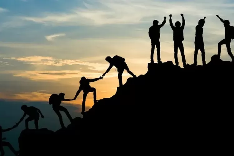 Ilustrasi perjuangan. Hidup bukan tentang menunggu badai berlalu, tapi tentang belajar menari di tengah hujan." Dan dengan perjuangan, doa, dan cinta, tarianmu akan selalu indah.