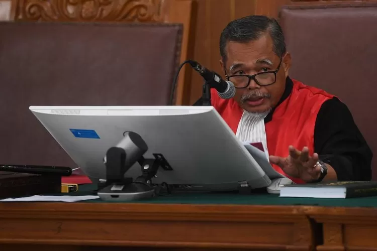 Hakim tolak praperadilan Hasto Kristiyanto, status tersangka tetap berlaku.  (CNN / HukamaNews.com)