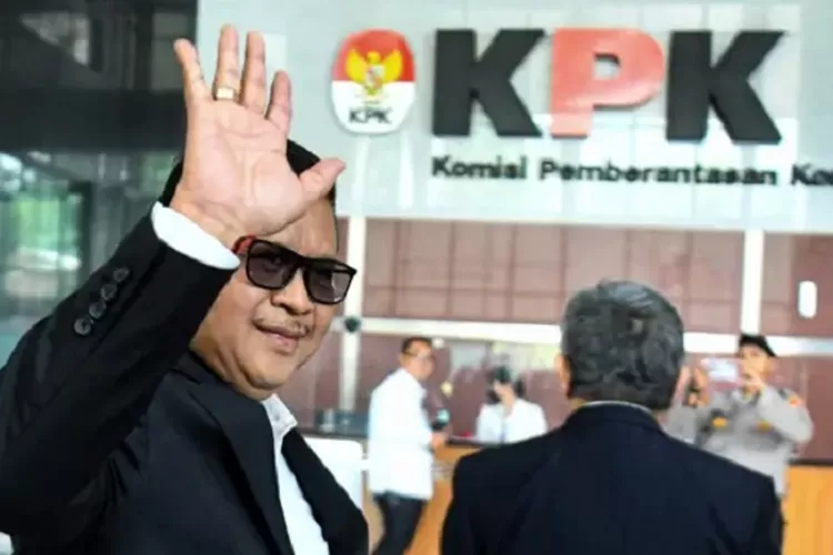 KPK periksa Hasto Kristiyanto sebagai tersangka. Dengan ancaman pidana di atas 5 tahun, apakah ia akan langsung ditahan? (HukamaNews.com / KPK)