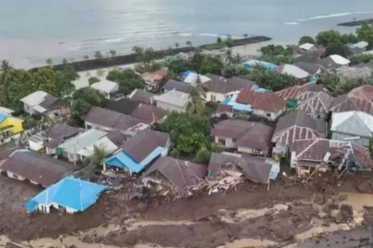 Ilustrasi. Banjir bandang menerjang Ternate, Maluku Utara pada Agustus 2024. Dampak krisis iklim telah dirasakan masyarakat Maluku, mulai dari cuaca ekstrim, gagal panen, hingga makin sedikitnya hasil tangkapan ikan nelayan.