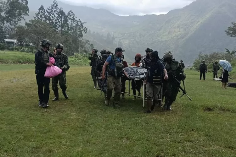 Kekejaman KKB di Yahukimo: Enam guru tewas dibakar, puluhan tenaga kesehatan dievakuasi. (HUkamaNews.com / Net)