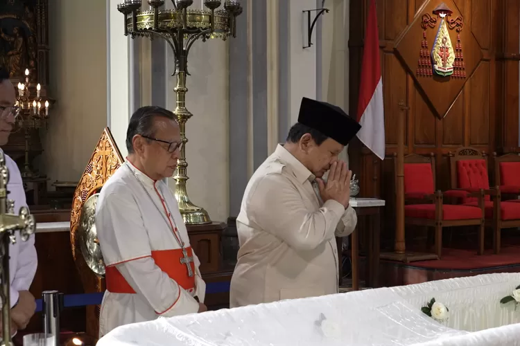 Prabowo kenang Mgr. Turang sebagai figur sederhana yang setia membela kaum kecil sepanjang hidupnya. (HukamaNews.com / Dok. Promedia)