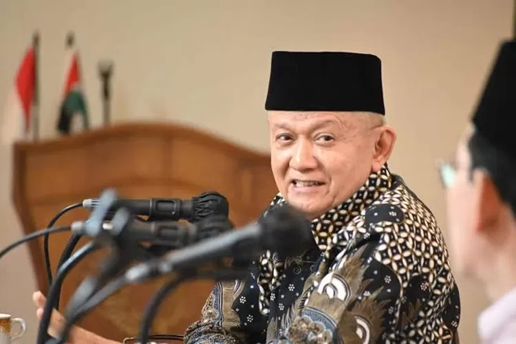 Rencana Prabowo evakuasi warga Gaza menuai dukungan DPR namun ditentang MUI karena isu relokasi. (HukamaNews.com / MUI)