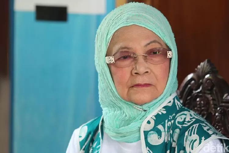 Bunda Iffet, figur ikonik dalam perjalanan Slank, tutup usia di 87 tahun. Disemayamkan di Potlot, Jakarta Selatan. (UlasBandung.com  / Net)