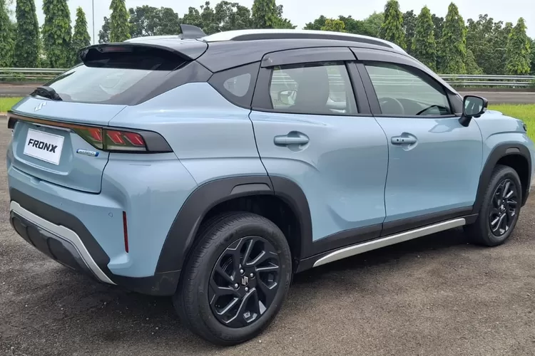 Segera rilis Suzuki Fronx 2025 dengan tampilan sporty dan dimensi compact ideal untuk kamu yang aktif di kota besar. (HukamaNews.com / Dok. Promedia)
