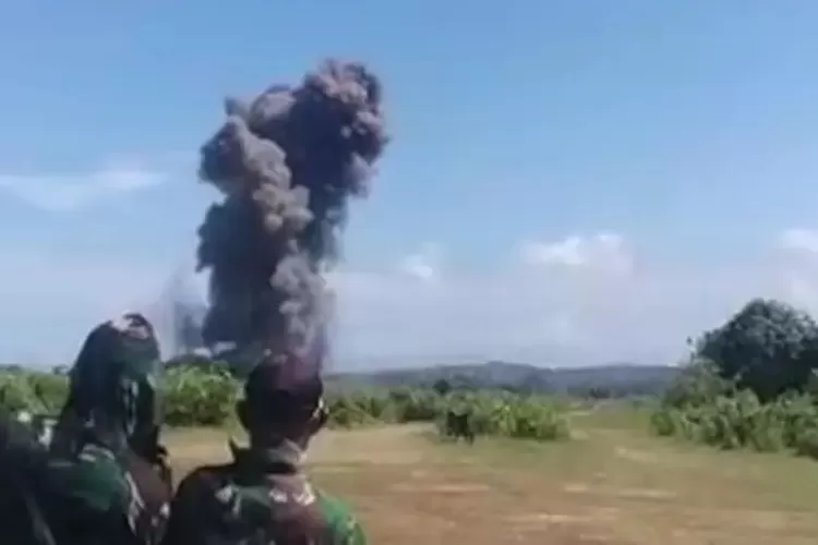 Ledakan dahsyat di Garut tewaskan 13 orang, termasuk warga sipil. Investigasi TNI soroti dugaan kesalahan prosedur serius. (HukamaNews.com / Net)