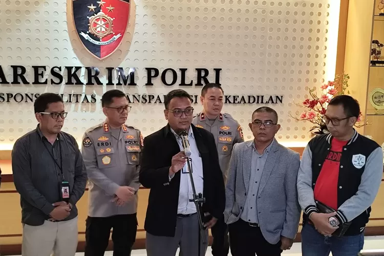 Kasus meme Jokowi-Prabowo berujung damai, mahasiswi ITB bebas setelah permintaan maaf dan dukungan orang tua serta kampus. (HukamaNews.com / Bareskrim Polri)