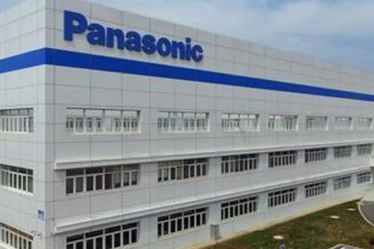 Ancaman PHK buruh Panasonic bikin resah, KSPI minta pemerintah turun tangan lindungi pekerja dari kebijakan global. (HukamaNews.com / Panasonic)