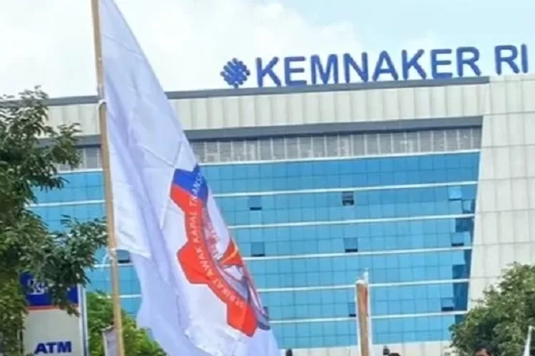 Kasus pemerasan TKA di Kemnaker makin dalam, KPK periksa pensiunan pejabat hingga direktur swasta di Gedung Merah Putih. (HukamaNews.com / Kemenaker)