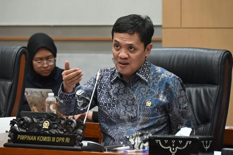 Habiburokhman pastikan RUU KUHAP segera dibahas usai reses, DPR masih buka aspirasi publik secara luring dan daring. (HukamaNews.com / DPR RI)