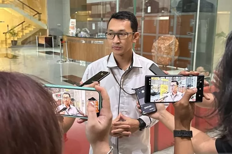 Direktur perusahaan kripto dicecar KPK terkait aliran uang haram dari akuisisi PT Jembatan Nusantara oleh ASDP tahun 2019-2022. (Ulasbandung.com / Antara)