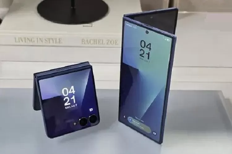 Galaxy Z Fold7 hadir lebih ringan, Z Flip7 bawa baterai besar, dan Z Flip7 FE jadi opsi hemat. Mana yang akan kamu pilih? (samsung / HukamaNews.com)