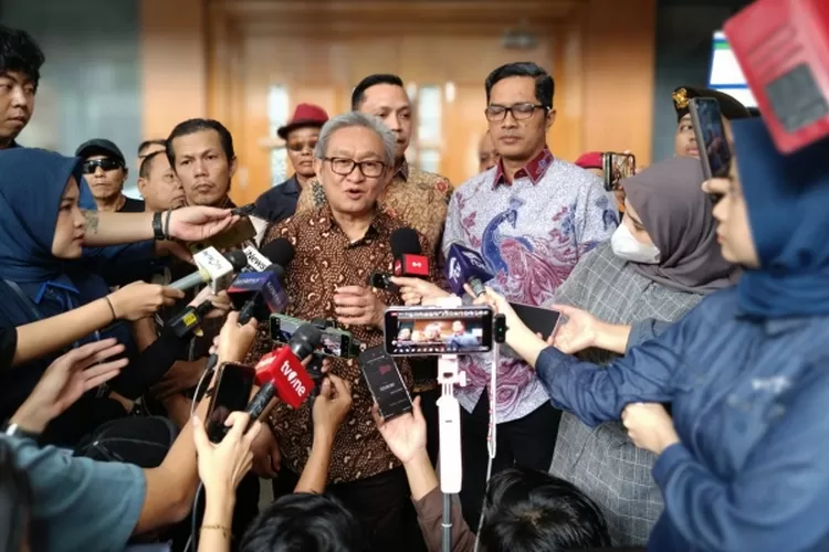 Replik Jaksa KPK dinilai tidak akurat, kuasa hukum Hasto ungkap bukti digital cacat logika dalam sidang Tipikor. (HukamaNews.com / Net)